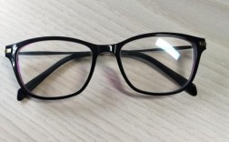 一副眼镜glasses为什么加s，