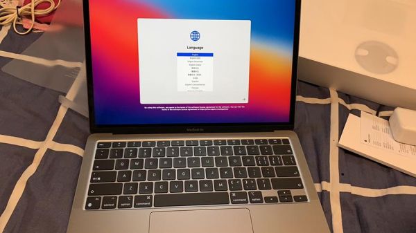 macbook air怎么触屏？MacBook Air触屏：实现笔记本触摸控制的科技革新-图1