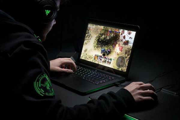 razer blade 怎么样？Razer Blade：游戏玩家的最佳伙伴-图2