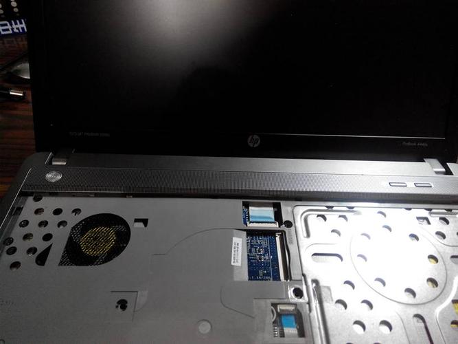 惠普probook4230s屏幕怎么拆？惠普ProBook 4230s屏幕拆卸详解-图1