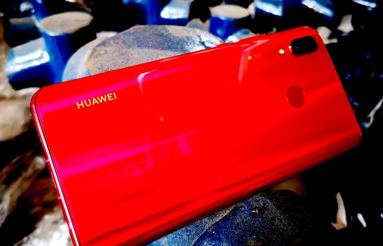 华为红色闪电华为红色闪电，是华为手机产品线中的一款高性能、高品质的智能手机。它以独特的红色外观和卓越的性能赢得了消费者的喜爱，成为了华为手机家族中的一颗璀璨明珠。-图3